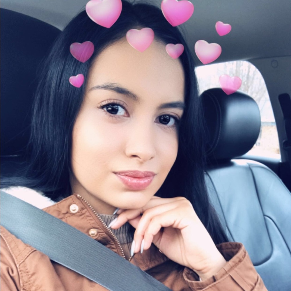 Meet your Posher, Yohana